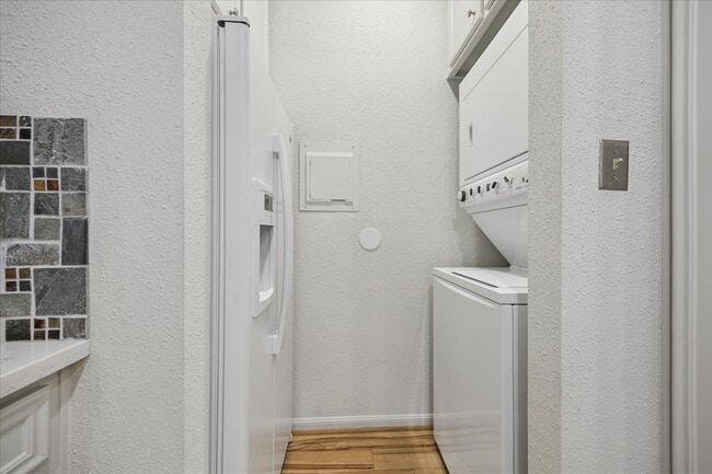 Building Photo - 2475 Underwood St