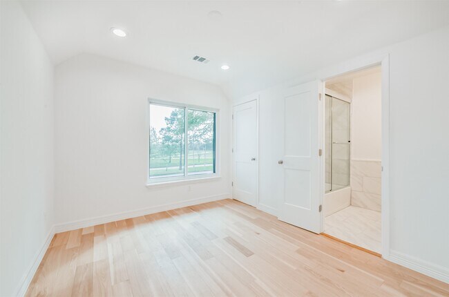 Building Photo - 4718 N Braeswood Blvd