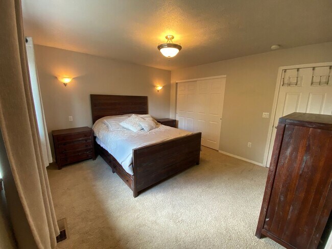 Building Photo - Coming Soon – Spacious 4 Bed, 3.5 Bath Hom...