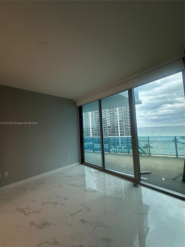 Building Photo - 17550 Collins Ave