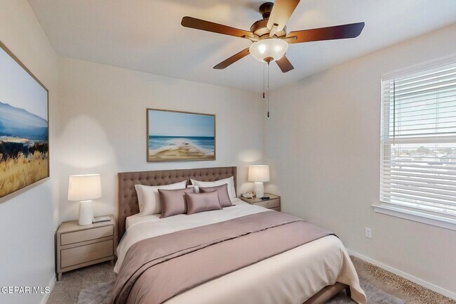 Building Photo - 516 Logwood Ave