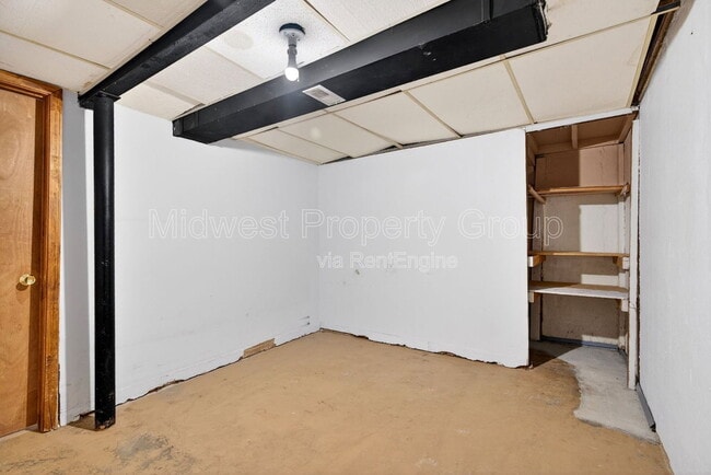 Building Photo - 515 Topaz Ave