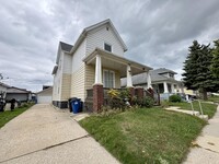 Building Photo - 1801 N Wisconsin St