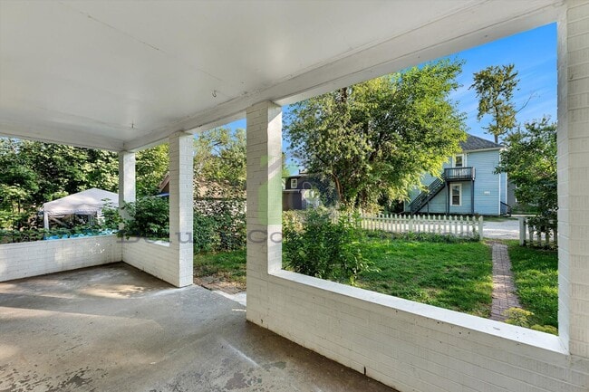 Building Photo - SHORT TERM LEASE!!! Beautiful Remodeled 3 Bedroom- West Side!