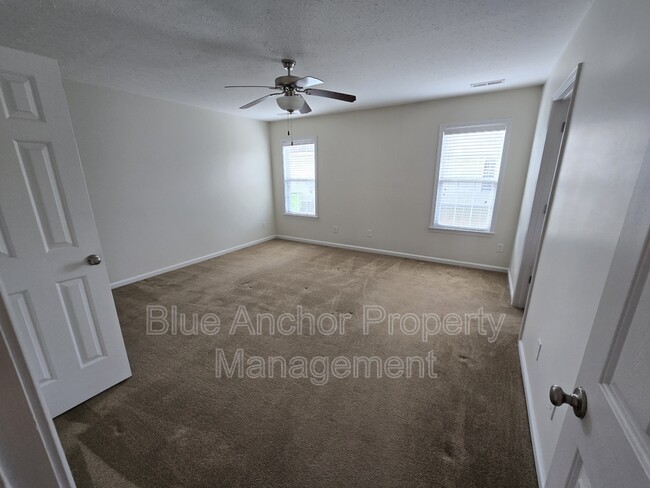 Building Photo - 333 Rose Bud Ln