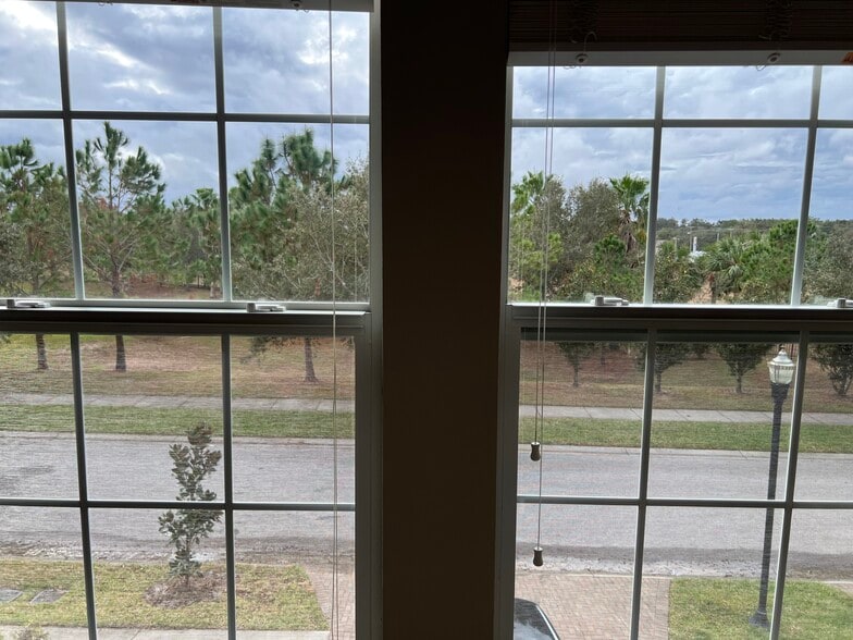 Building Photo - 923 Terra Vista St