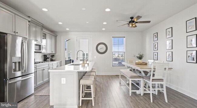 Primary Photo - 14554 Alsace Ln