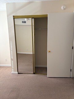 Building Photo - 2225 Huntingdon Dr