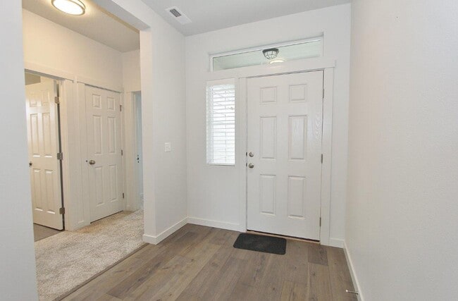 Building Photo - Stunning Single-Level w/Upper Bonus Room Home
