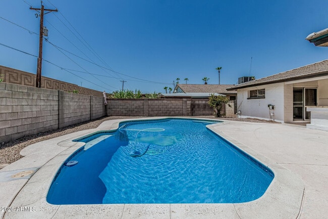 Building Photo - 1213 E Riviera Dr