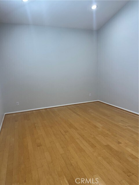 Building Photo - 16252 Fieldcrest Ct
