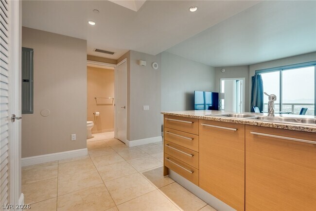 Building Photo - 322 Karen Ave