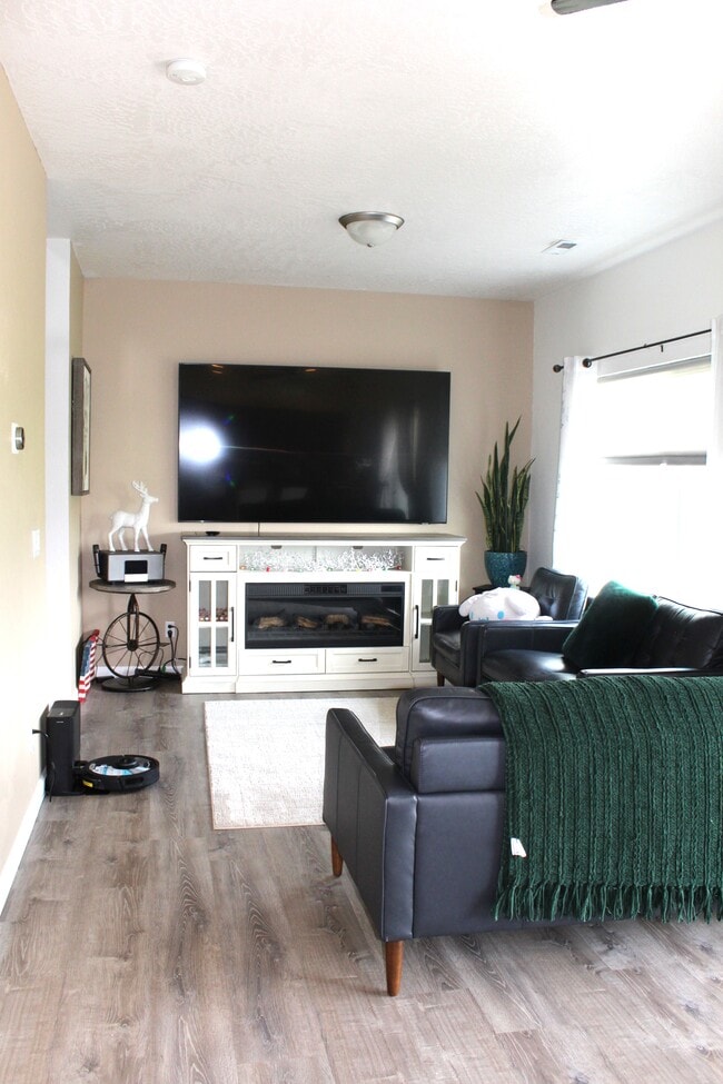 Building Photo - 4386 Brookie Dr