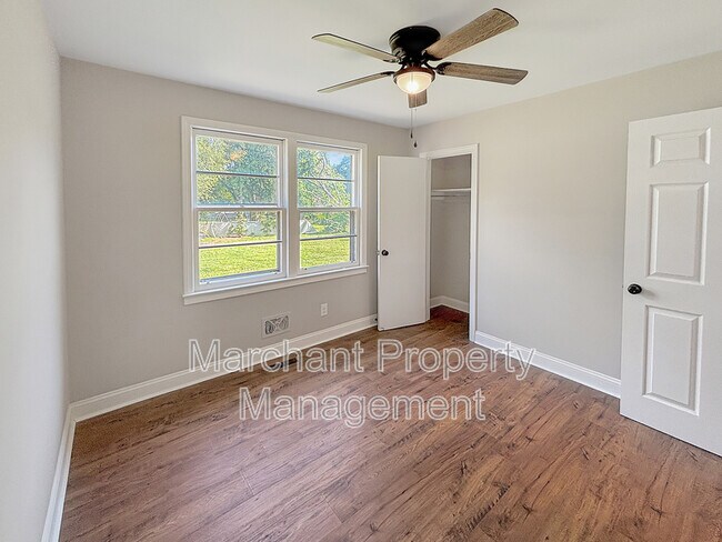 Building Photo - 308 Gordon St Ext