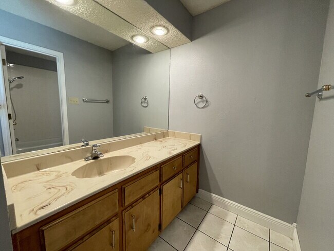 Building Photo - House Located On Cul-De-Sac & Within Minutes Of Wal-Mart & W. Loop 289!