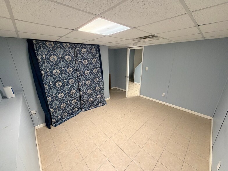 Building Photo - 866 Brandy Oaks Ln