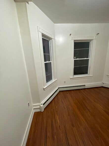 Building Photo - 76 Malden St