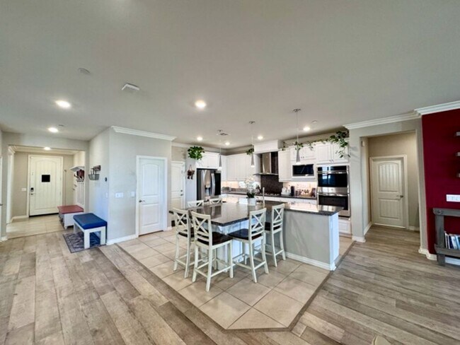 Building Photo - Stunning 5 Bedroom + Office Home with Priv...