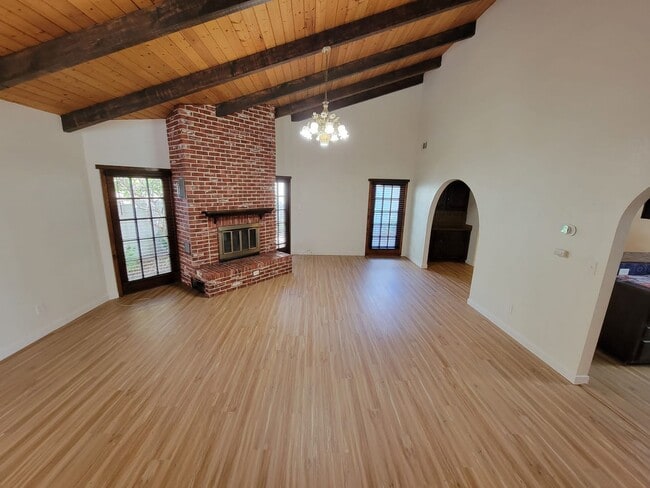 Building Photo - Torrance - 3 bd / 2 ba Home! GREAT LOCATION!!