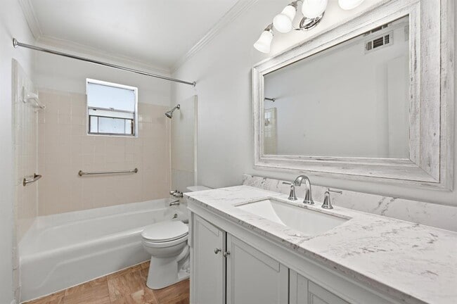 Building Photo - 2712 St Edwards Cir