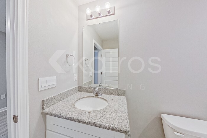 Building Photo - 289 Monarch Ln