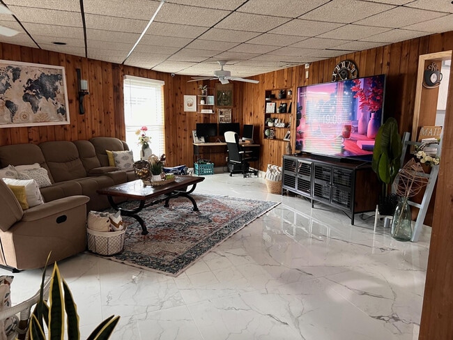 Building Photo - 165 NW 78th Ave