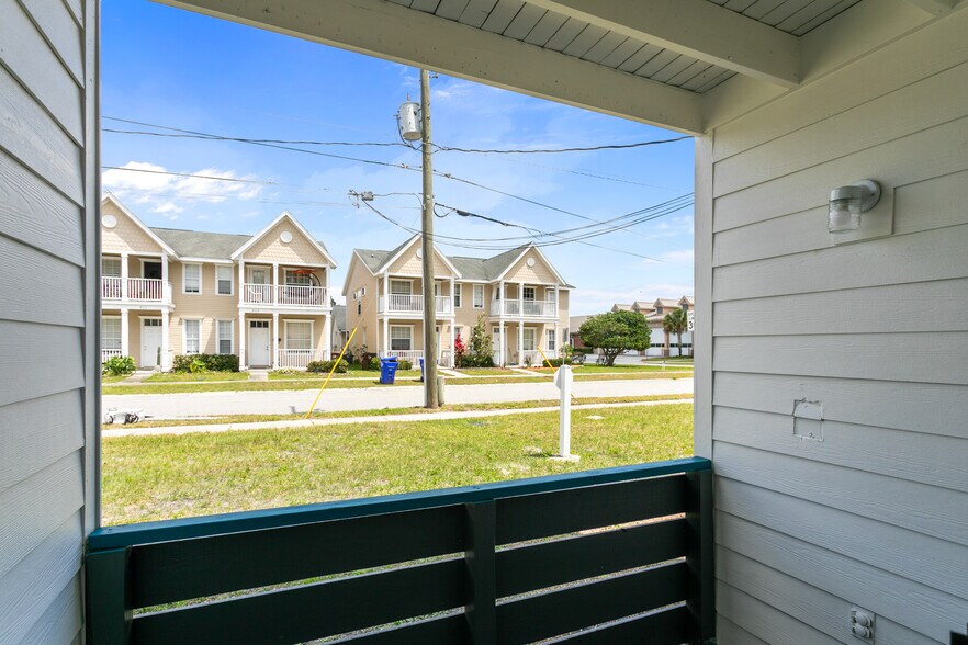 Building Photo - 226 N Clyde Ave