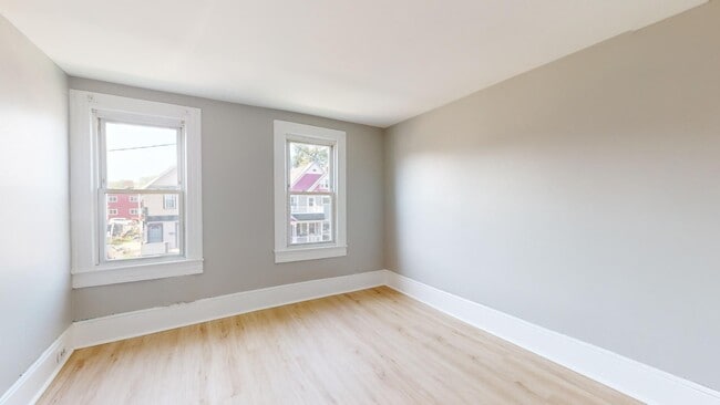 Building Photo - 1371 W 85th St