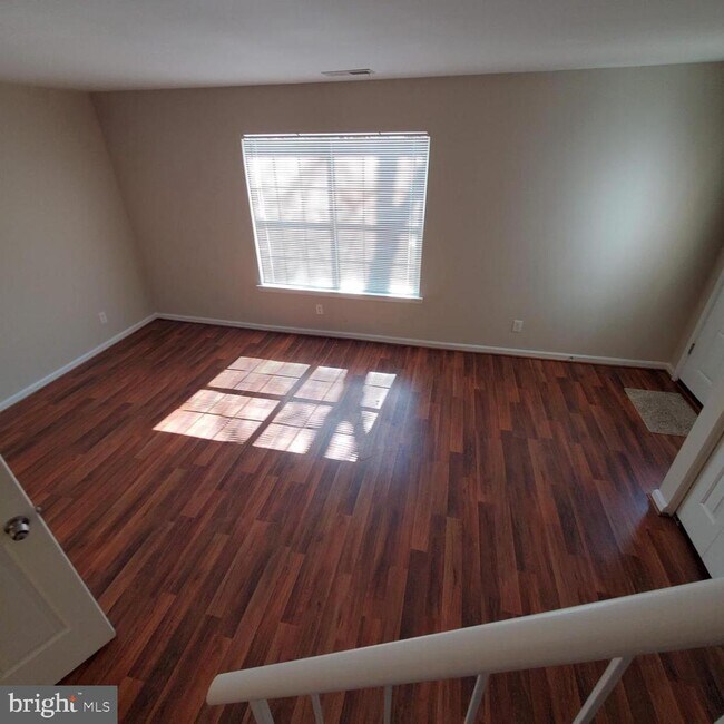 Primary Photo - 800 Larkspur Ct