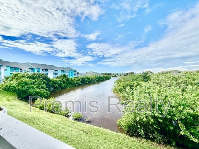 Building Photo - 455 Alt 19