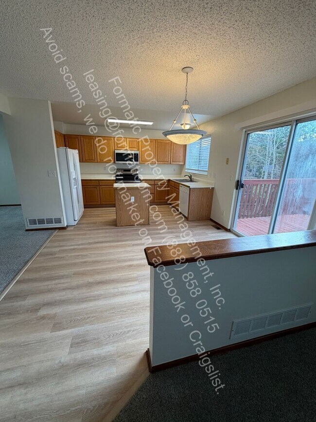 Building Photo - 9663 Lameria Dr
