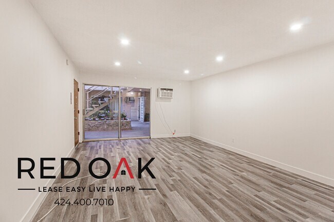 Building Photo - 7720 Hampton Ave