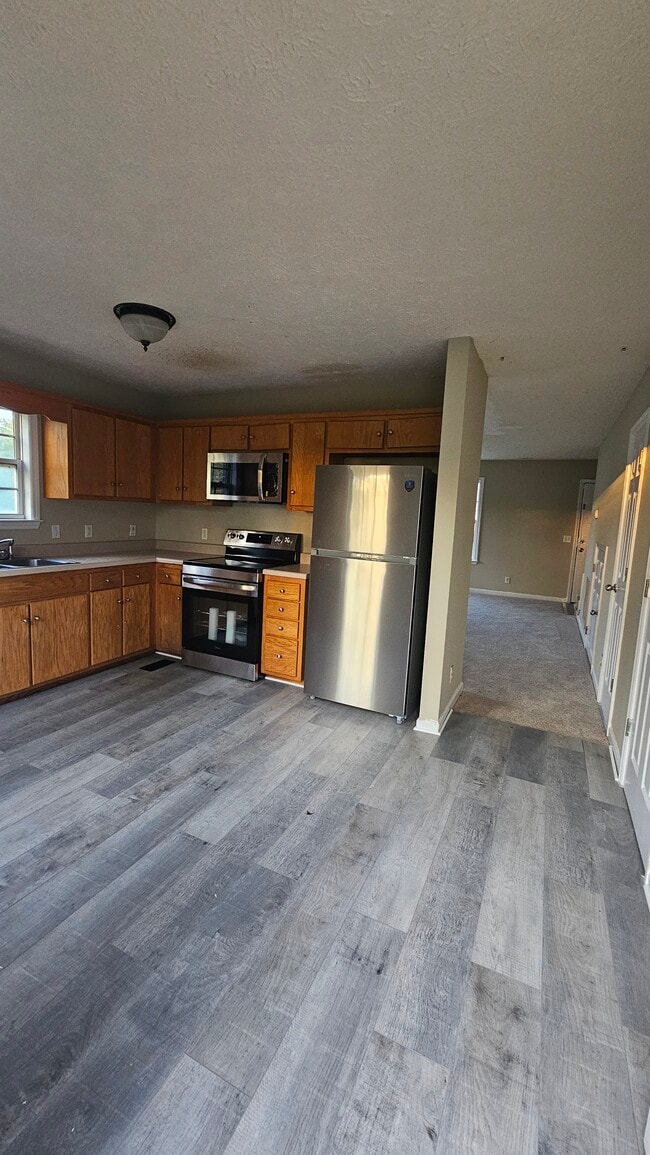 Building Photo - 138 Fox Creek Ct