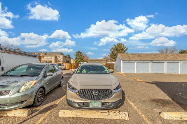 Building Photo - 8335 S Fairmount Dr