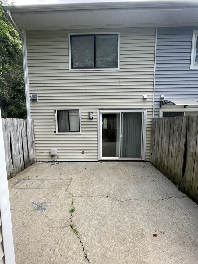 Building Photo - 5851 Shady Grove Cir