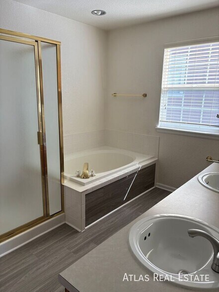 Building Photo - 1071 Thornbury Pl