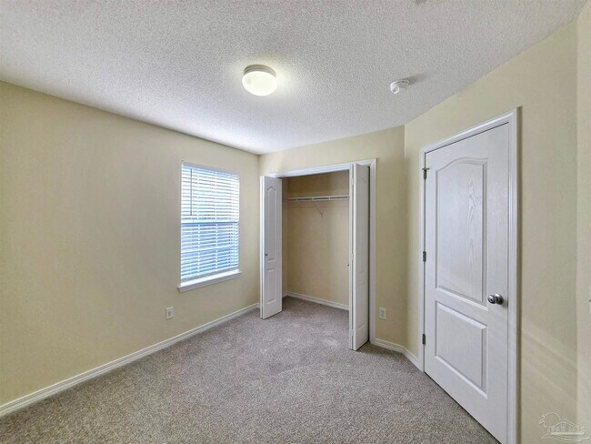 Building Photo - 690 Mozingo Ln