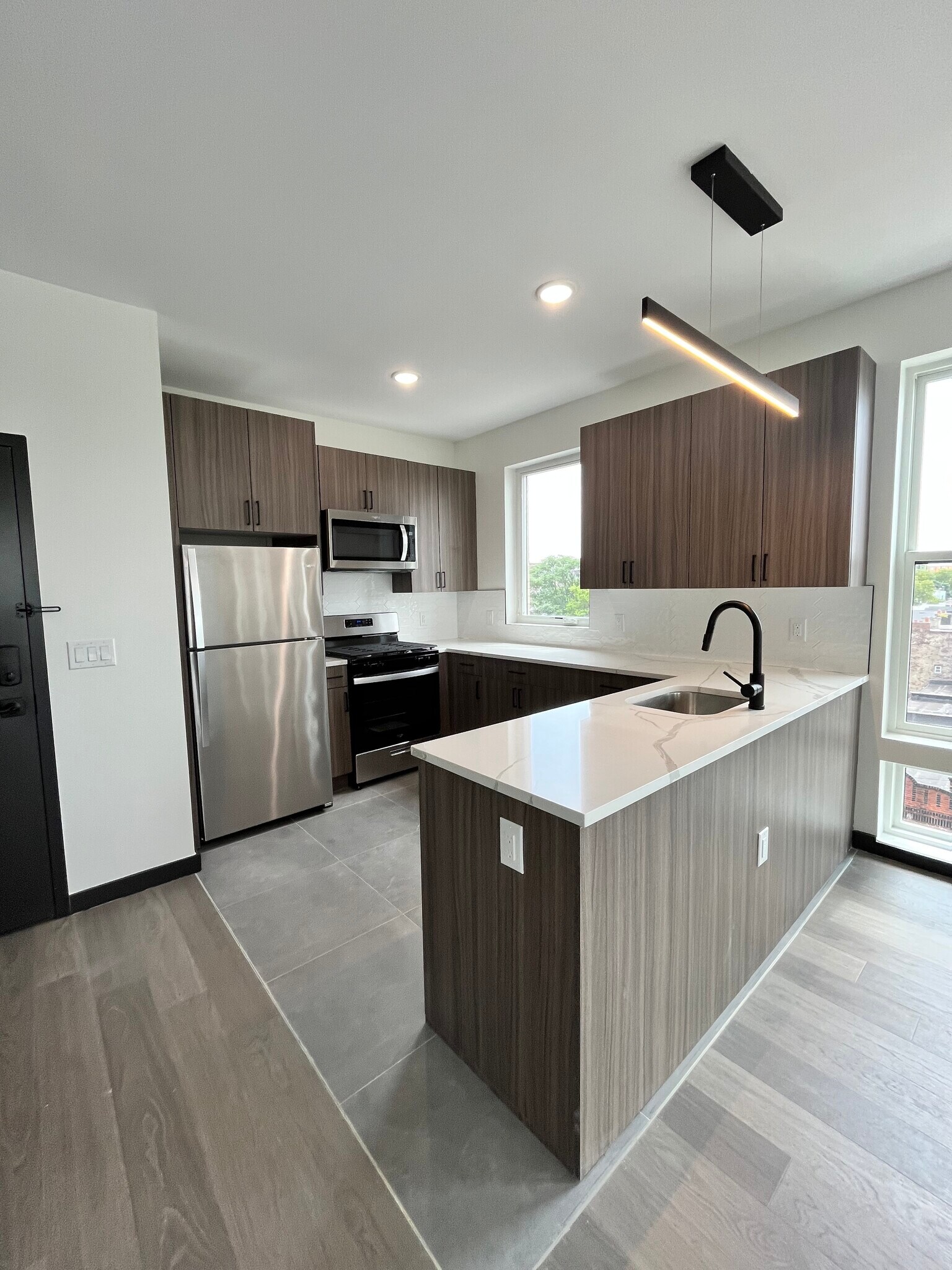 132 Mallory Ave 501 - 138 Mallory Ave