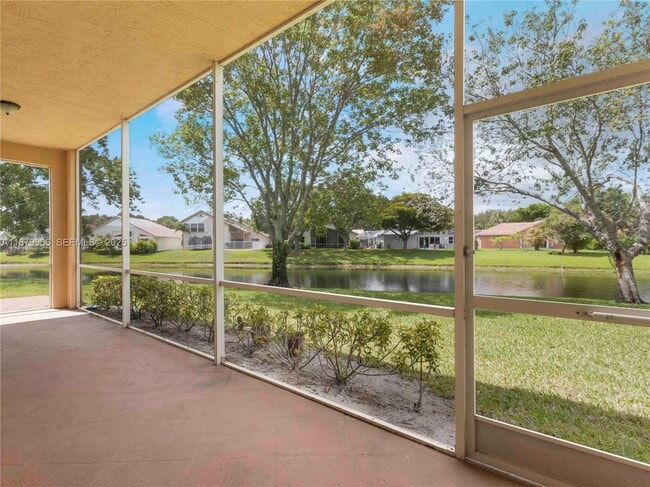 Building Photo - 2549 Egret Lake Dr