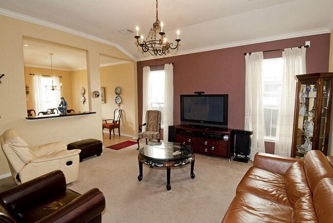 Building Photo - 6450 Applewood Forest Dr