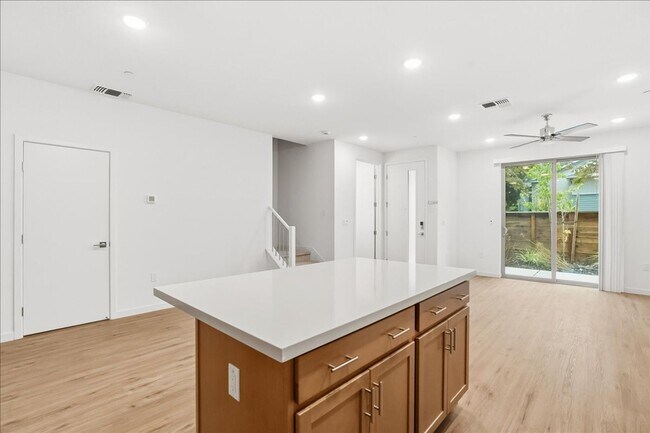 Building Photo - 6117 Bridgecross Dr