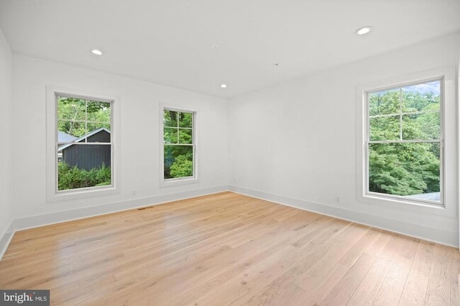 Building Photo - 8609 Woodbrook Ln