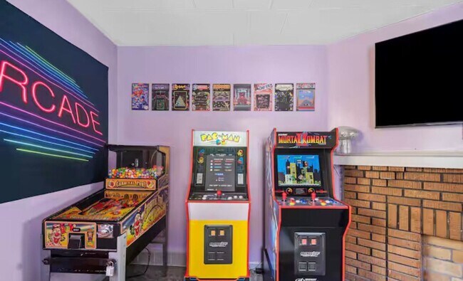 Building Photo - 9519 Preston Ave