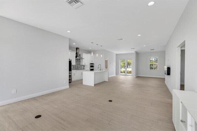 Building Photo - 13344 68th St N