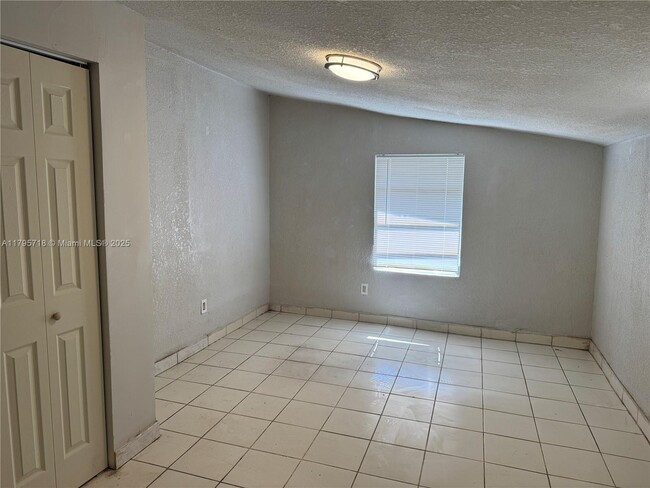 Building Photo - 153 NW 35th St