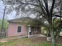 Building Photo - 1321 E League St