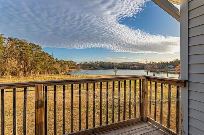 Building Photo - 496 Langley Rd