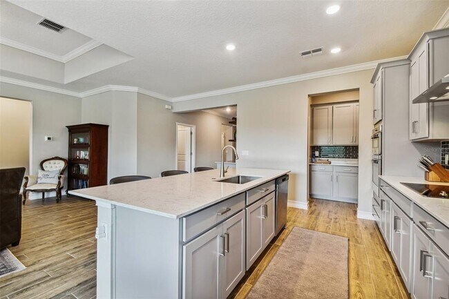 Building Photo - 9571 Little Bluestem Dr