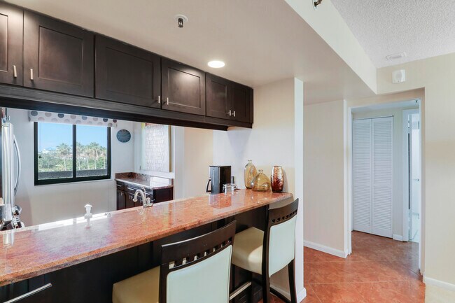 Building Photo - 601 S Seas Dr