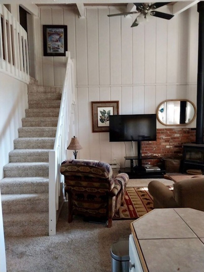 Building Photo - 4660 Vail Racquet Club Dr